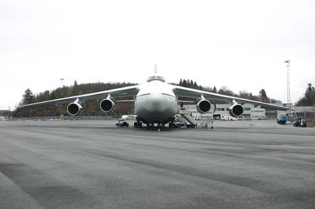 AN-124_c_.jpg