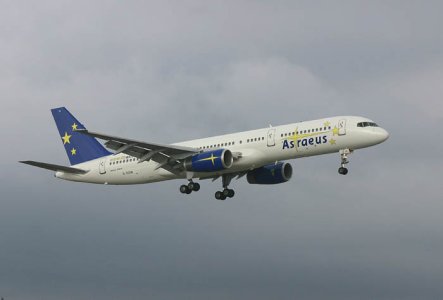 Astraeus_75728A_G-OOOB_.jpg