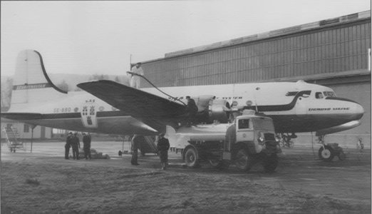 DC-4 SE-BBD Sigmund Viking TRD våren 1953 (Shell).jpg