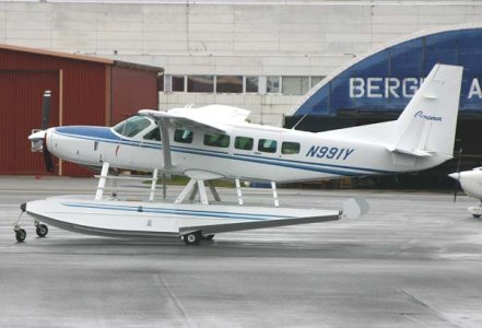 Cessna_208-Caravan_N991Y_a_.jpg