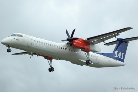 q400.jpg