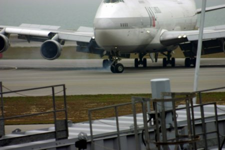 japan airlines b747-200 ja8169 brakes840.jpg