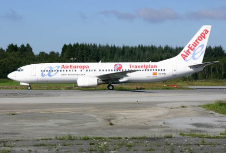 Air_Europa_737-85P_EC-HBL_23-07-2005_.jpg