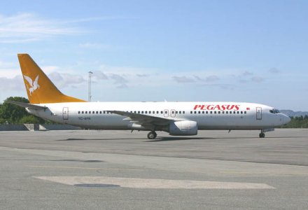 Pegasus_737-86N_TC-APN_23-07-2005_.jpg