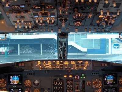 Fly og cockpit 003.jpg