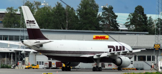 dhl-2.jpg