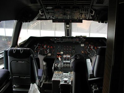 n162at_cockpit.jpg
