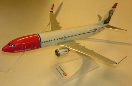 737-800_modell.jpg