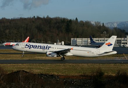 Spanair_EC-HOZ_a_.jpg