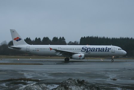 Spanair_EC-IJU_b_.jpg