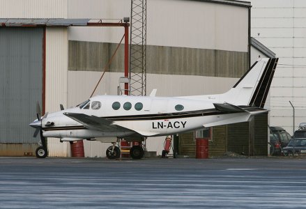 Airwing_LN-ACY_.jpg