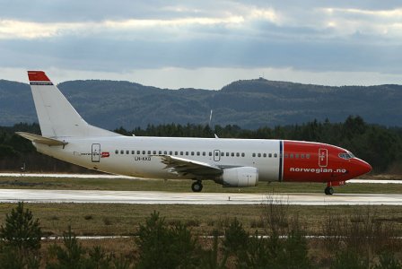 Norwegian_737-300_LN-KKD_.jpg