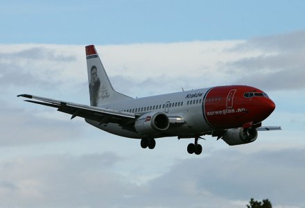 Norwegian_737-300_LN-KKI_a_.jpg