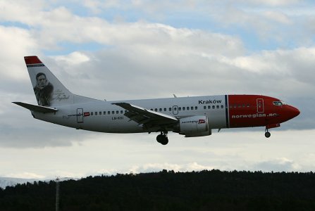 Norwegian_737-300_LN-KKI_b_.jpg