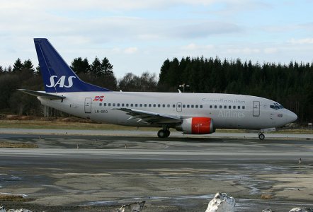 SAS_737-500_LN-BRO_.jpg