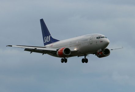 SAS_737-500_LN-BUC_a_.jpg