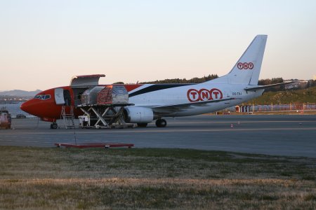 TNT OO-TNJ b.jpg