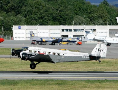 Ju-Air_Junker_Ju52_HB-HOS_c_.jpg