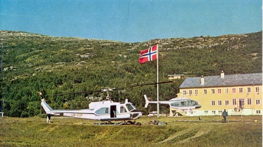 Maurset, Bell 204 og en Jet Ranger 1970.jpg