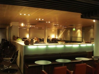 Star lounge T1 LHR 13nov08 2.jpg