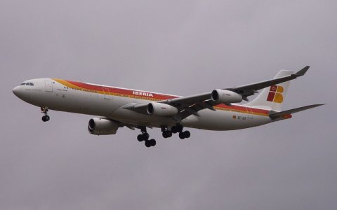 IberiaA340_2.jpg