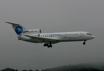 Saratov_Airlines_Yak-42_RA-42432_23-07-2006_.jpg