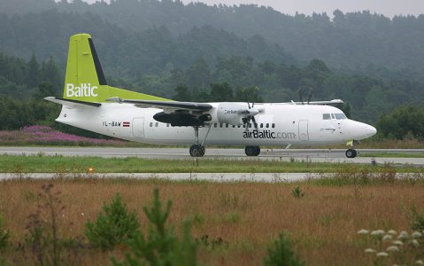 AirBaltic_F-50_YL-BAW_23-07-2006_.jpg