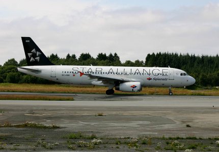 Spanair_A320-232_EC-INM_23-07-2006_.jpg