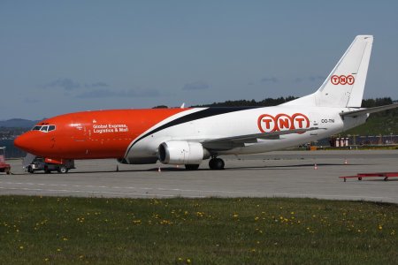 TNT B737-300 OO-TNI-960.jpg
