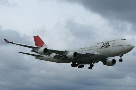 Japan_Airlines_JA8086_20-07-2009_b_.jpg