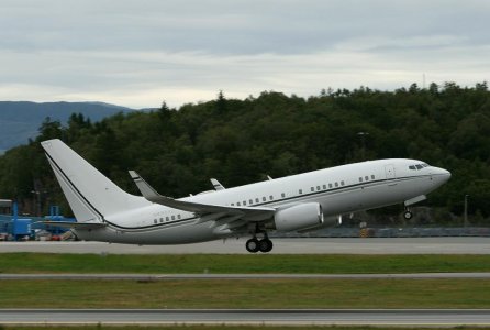 Boeing_737-7FY_BBJ _N493AG_a_22-07-2009_.jpg
