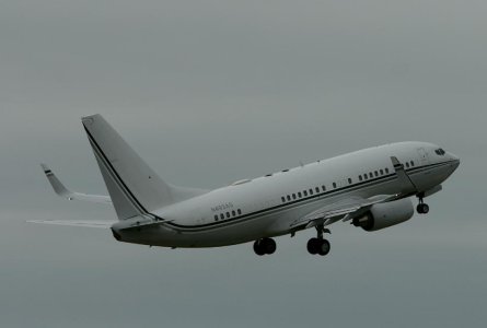 Boeing_737-7FY_BBJ _N493AG_c_22-07-2009_.jpg