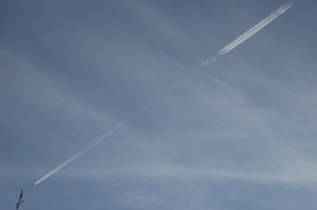 herc_contrail2.jpg