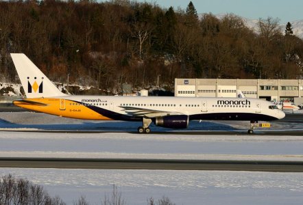 Monarch_757-200_G-DAJB_c_04-03-2010_.jpg