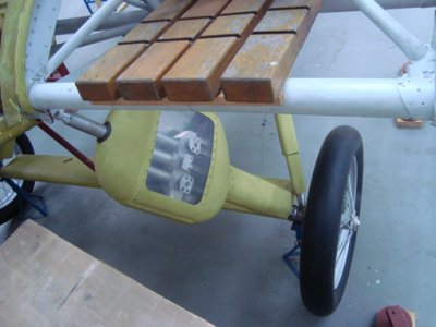 DessauF13-Leftfrontwheel.jpg