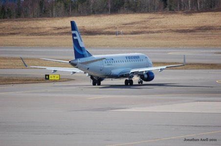 Finnair Embraer 170.jpg
