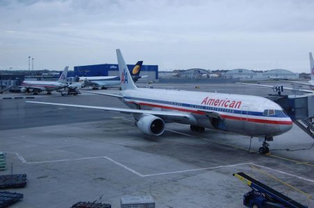 American Airlines Boeing B767-(Saudi).jpg
