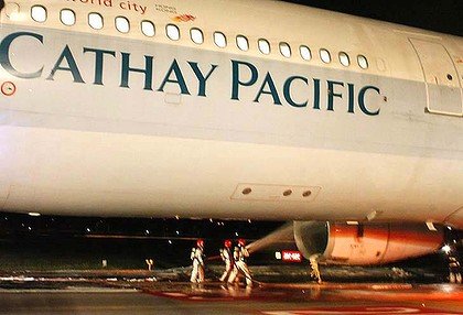 art_Cathay-Pacific-Engine-Fire-420x0.jpg