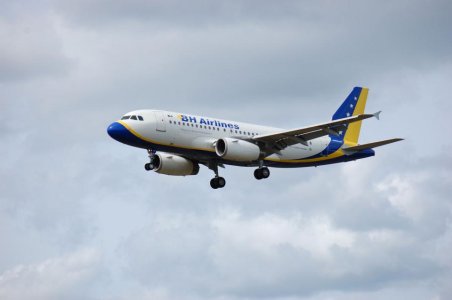 BH Airlines Airbus A319-100.jpg