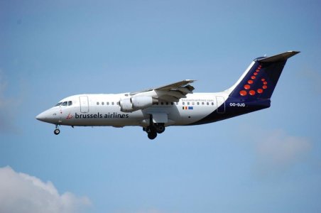 Brussels Airlines Avro RJ-100.jpg
