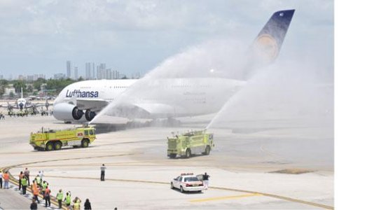 SFBJ airbus a380 arrives 550.jpg