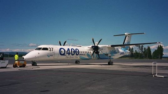 Q400-2.JPG