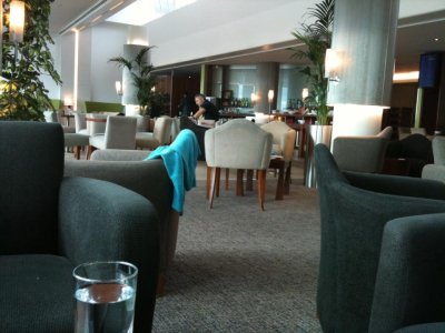 MANZRH-Lounge1.jpg
