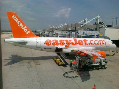 Easyjet-airbus Lisboa apr-11.jpg