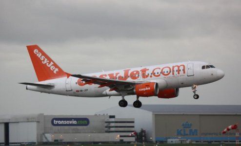 Easy Jet A319, HB-JZP (2).jpg