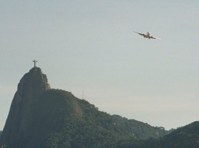 GOL_over_Corcovado.JPG