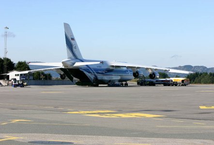 AN-124_RA-82046_a_03-08-2006_.jpg