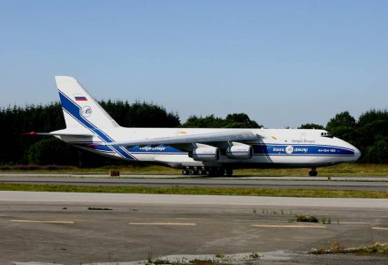 AN-124_RA-82046_c_03-08-2006_.jpg