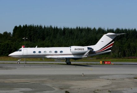 NetJets_Gulfstream_G-IV_N436QS_a_03-08-2006_.jpg