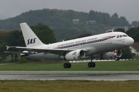 SAS A319 OY-KBO ABC.jpg
